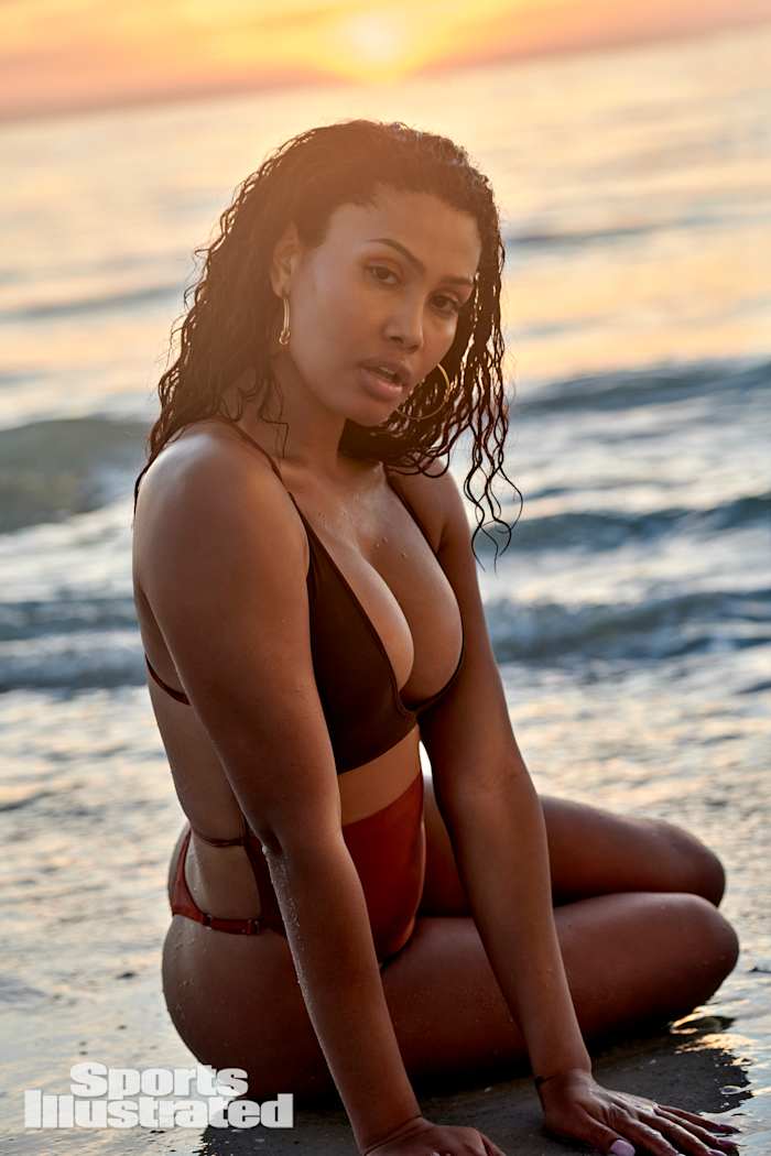 X163483_TK6_00769WMweb